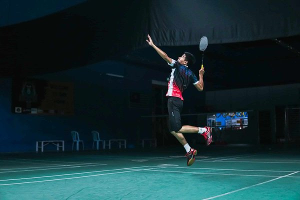 What Role Does Motor Learning Play in Developing Tactical Skills in Badminton?