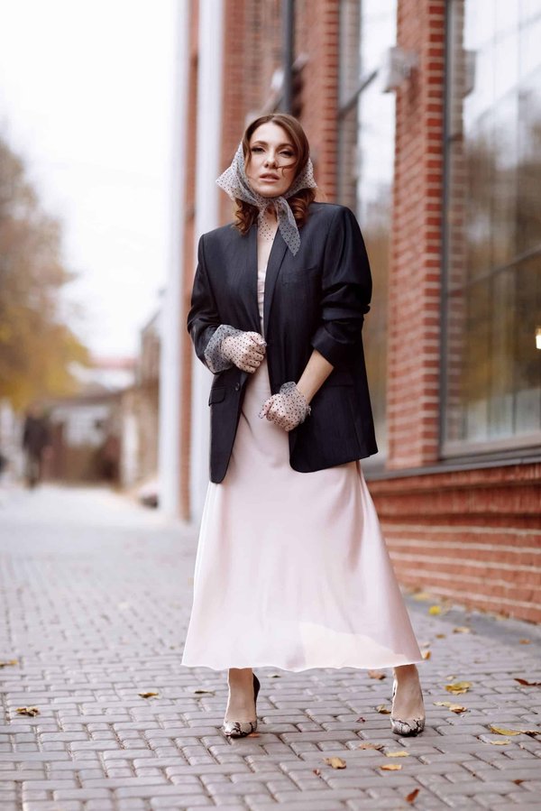 How to Choose the Perfect Polka Dot Dress for a Springtime Garden Party?