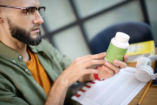 What Are the Best Approaches for Treating Chronic Insomnia Without Pharmacological Interventions?